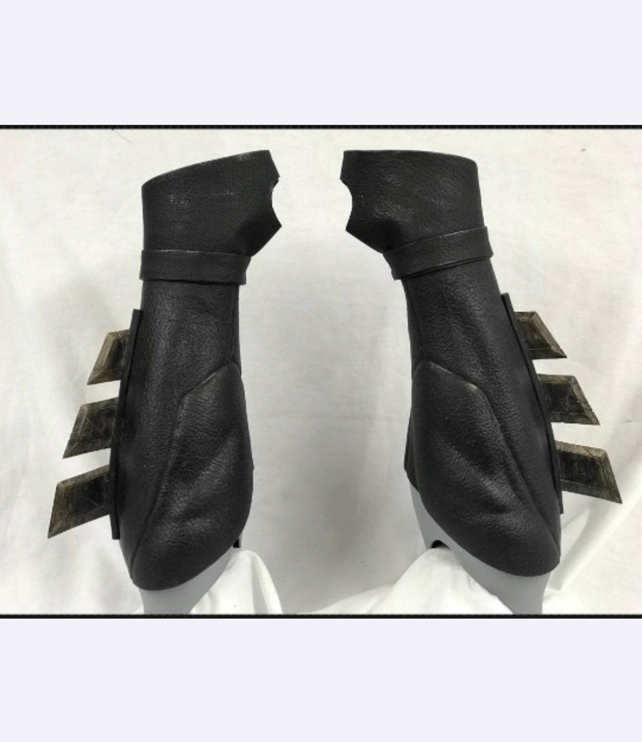 DOJ Gauntlets and gloves