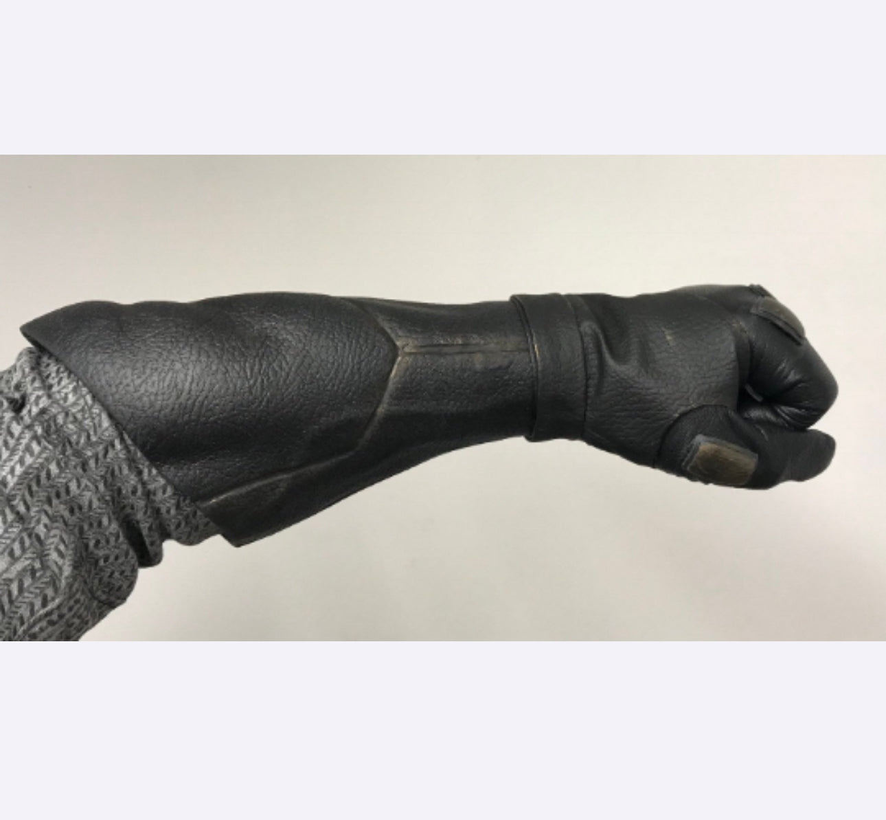 DOJ Gauntlets and gloves