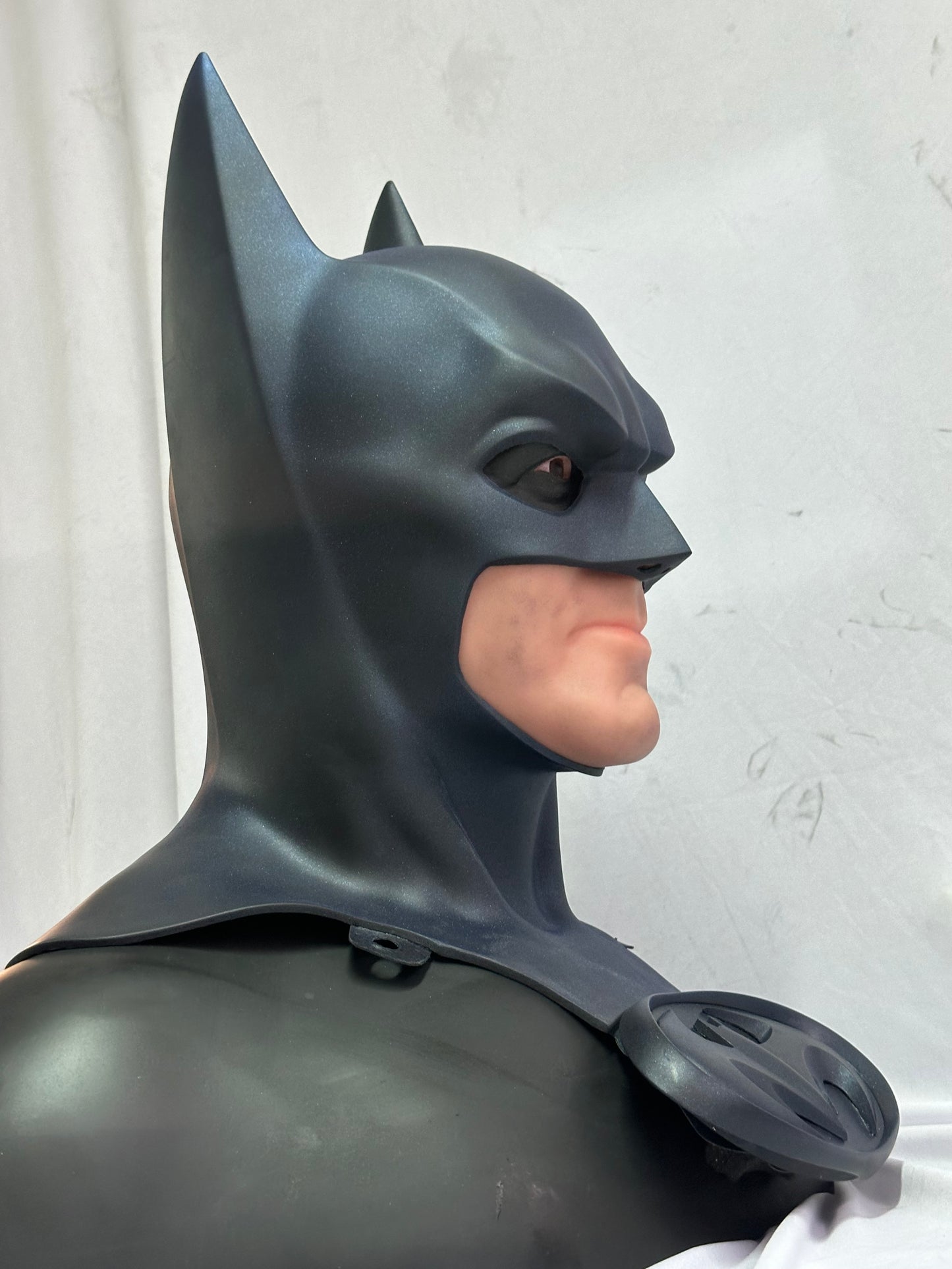 Clooney Cowl and emblem