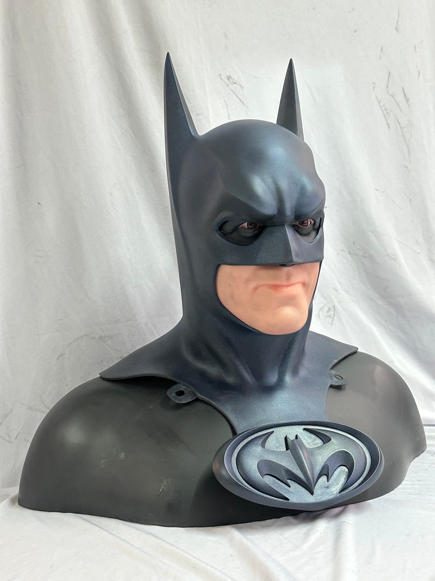 Clooney Cowl and emblem