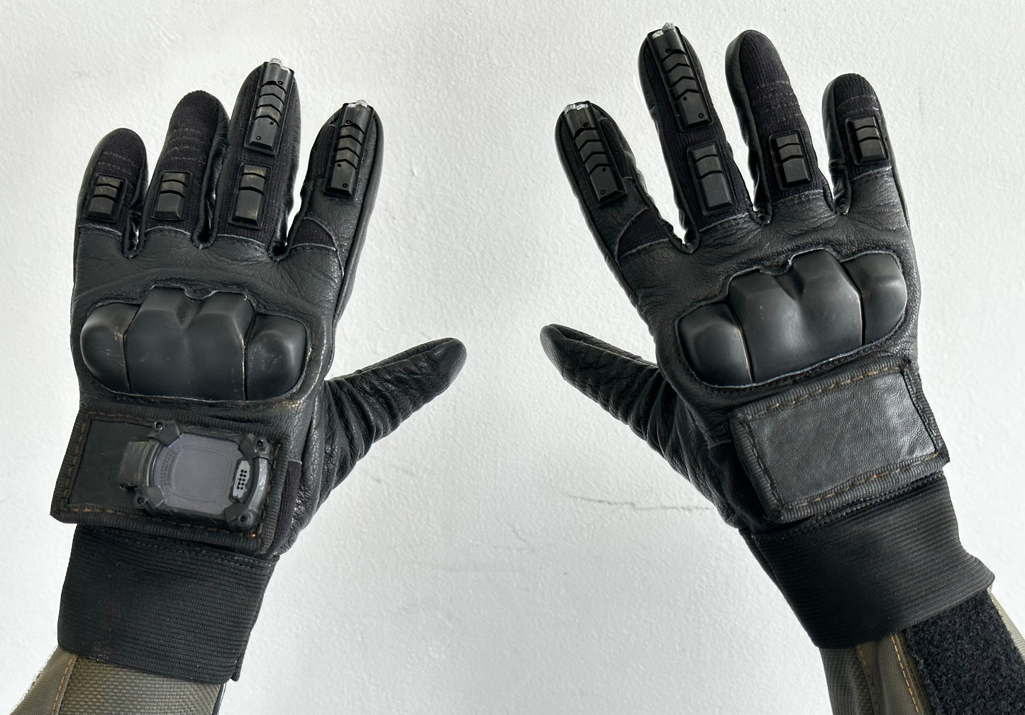 T.B.  Gloves with Communicator