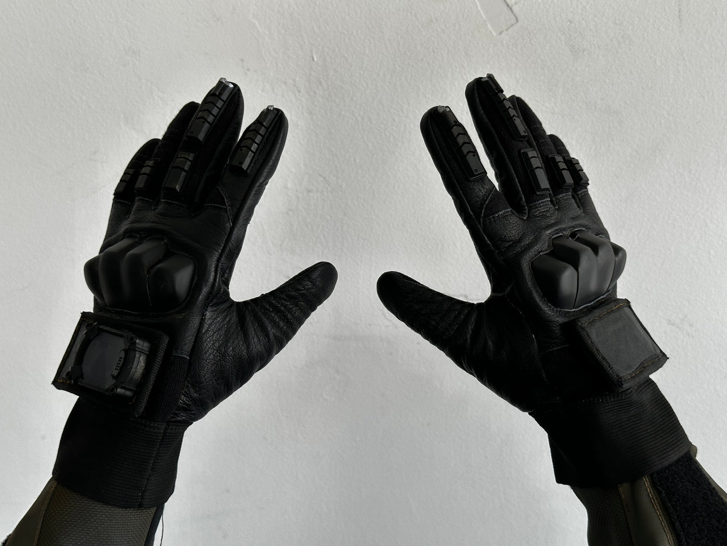 T.B.  Gloves with Communicator