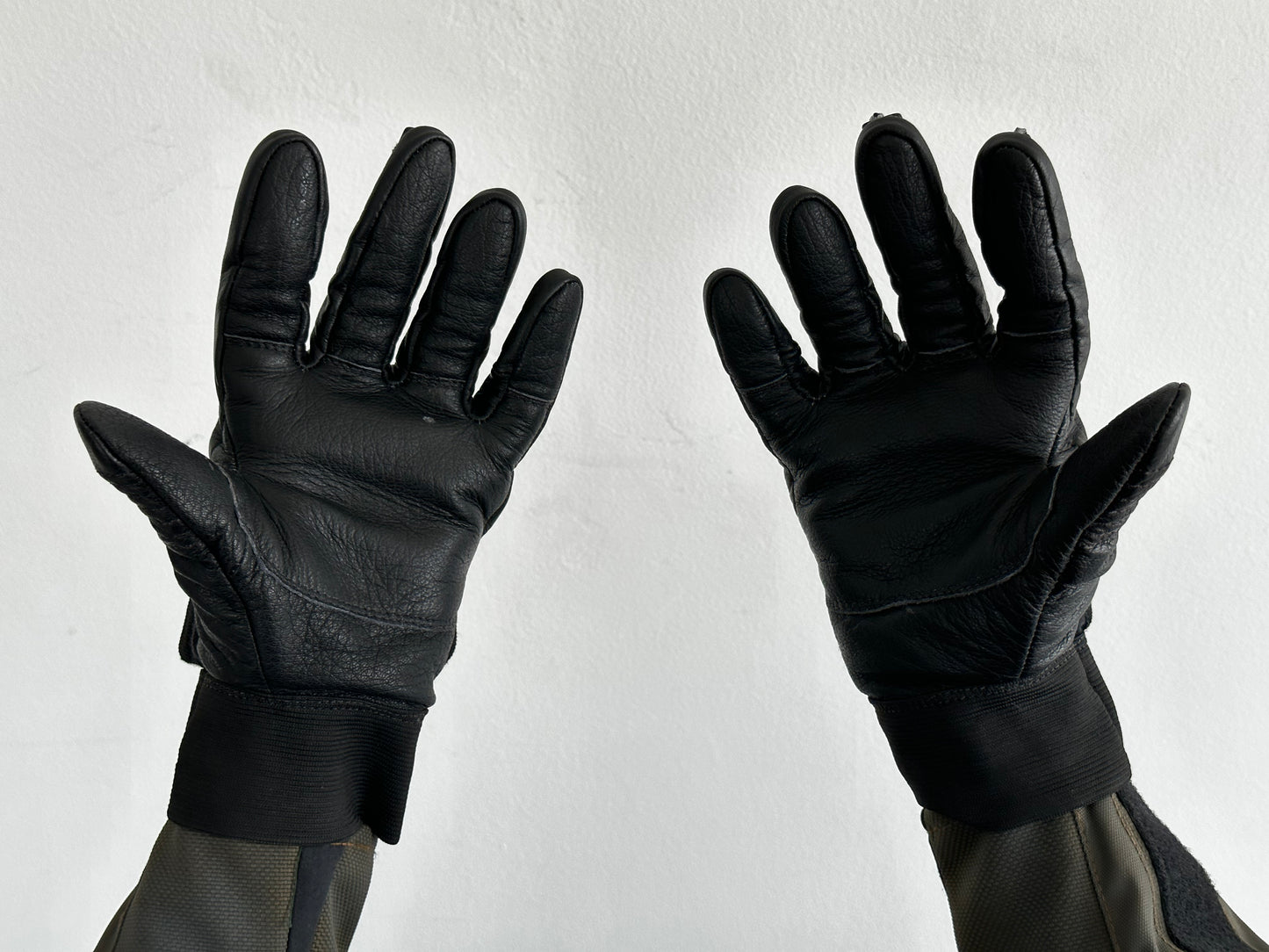 T.B.  Gloves with Communicator